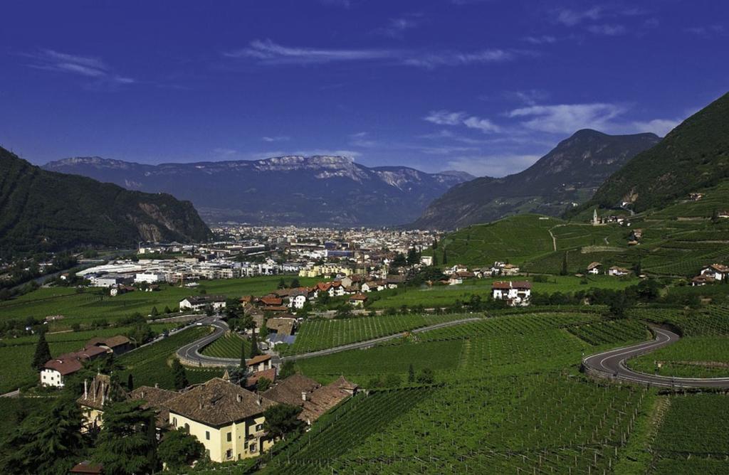 Hotel Rentschnerhof Bolzano Bagian luar foto