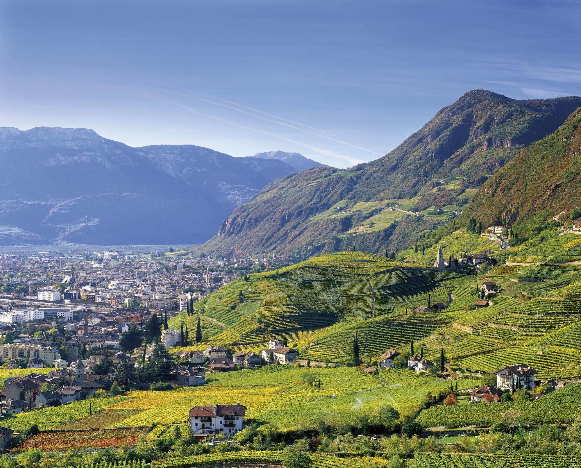 Hotel Rentschnerhof Bolzano Bagian luar foto