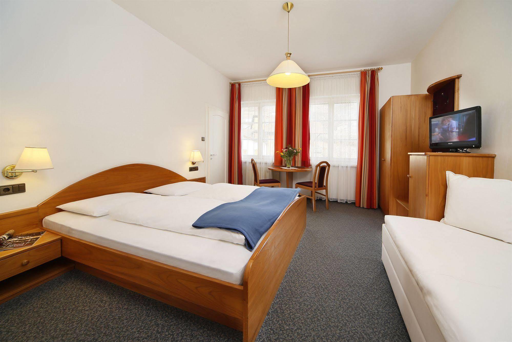 Hotel Rentschnerhof Bolzano Bagian luar foto