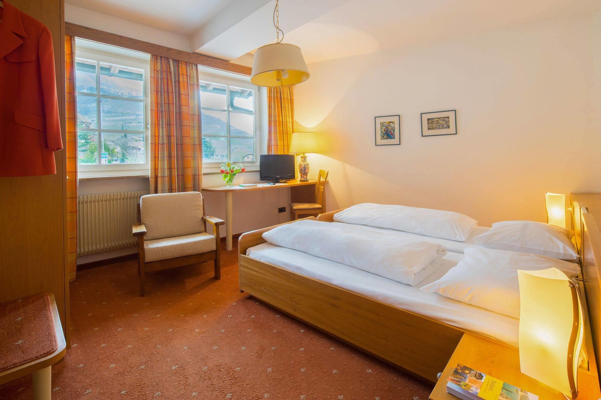 Hotel Rentschnerhof Bolzano Bagian luar foto